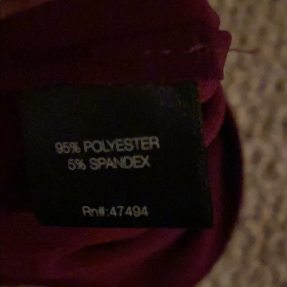 Norma Kamali stretchy burgundy pants - Picture 5 of 6